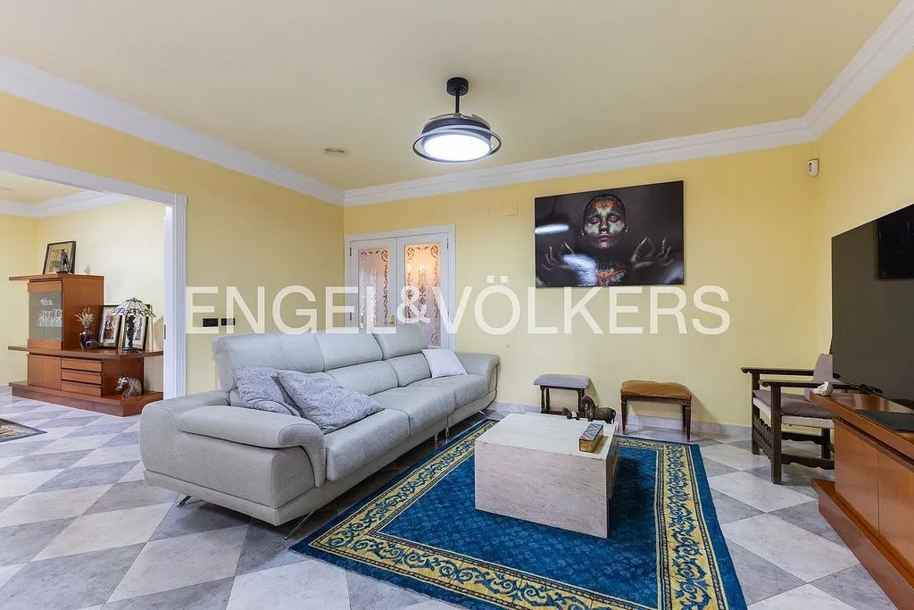 Elutuba - Equestrian Estate with Pool in Enguera