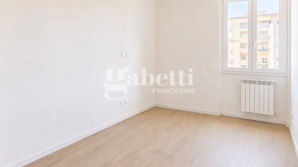 Toad - Fully Rented Trilocale with Balcony in Florence