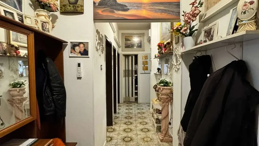Entrée - Spacious 3-Bedroom Flat in Borgo Pompilio, Mantova