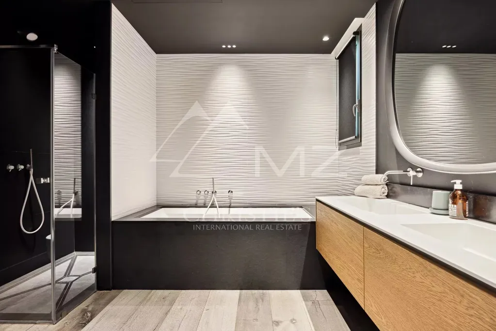 Salles de bain - Villa Contemporaine avec Vue Mer près de Cannes