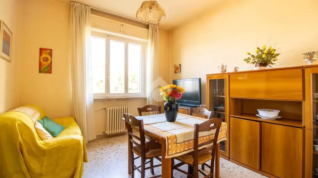 Salle à manger - Three-Bedroom Apartment with Balcony in Fermo