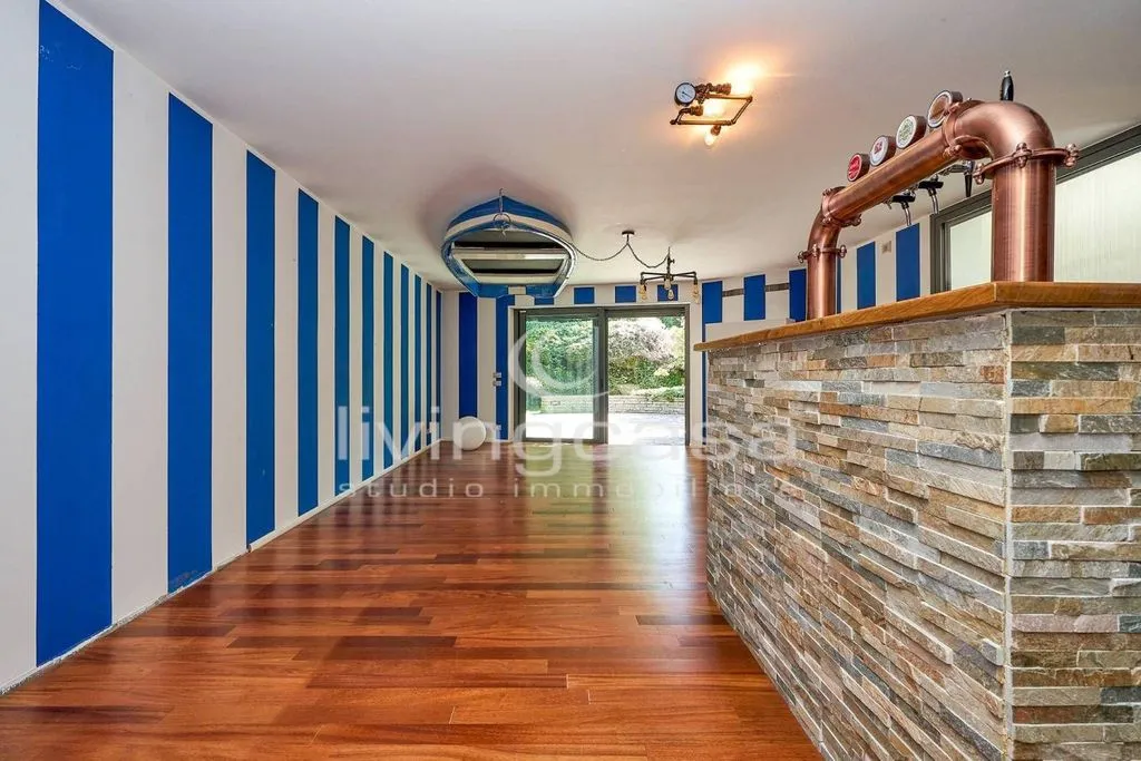 Pièces - Luxury Villa with Panoramic Tower in Besana in Brianza