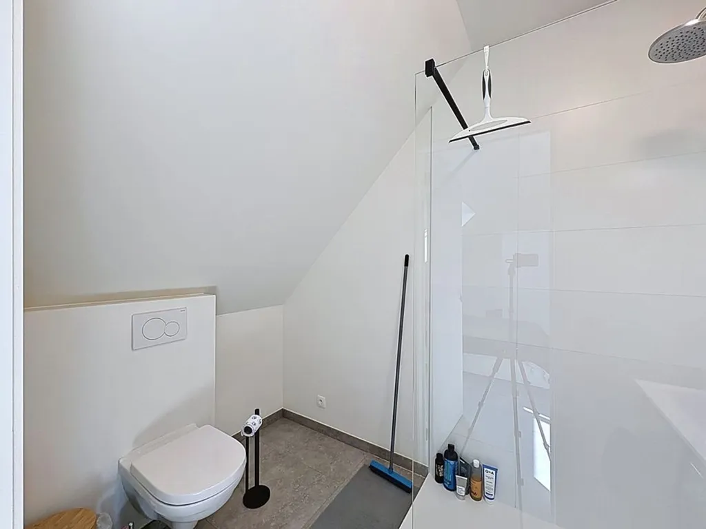 Salles de bain - Duplex Moderne avec Terrasse à Ninove