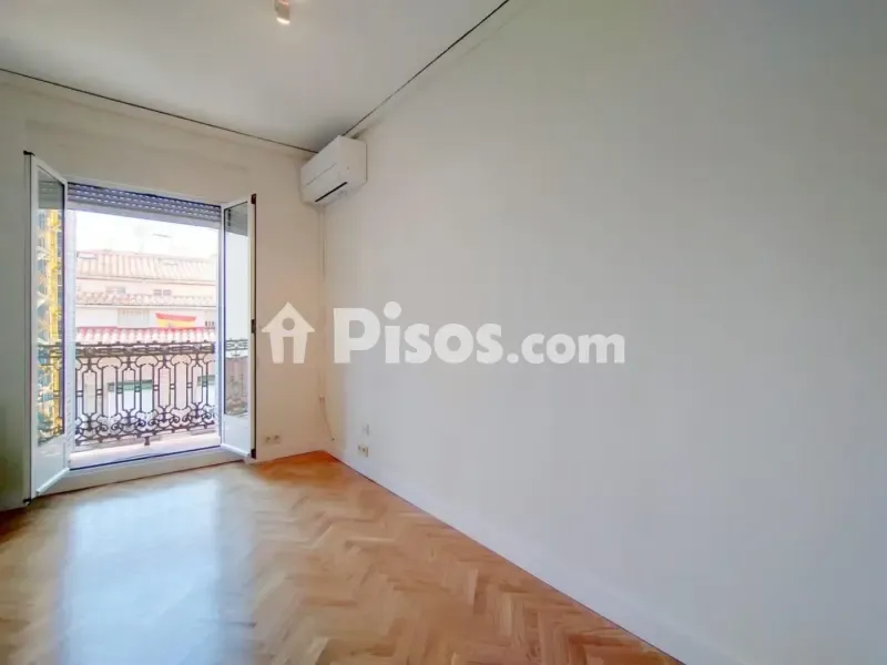 Stanze - Apartment with Balcony in Chamberí, Madrid
