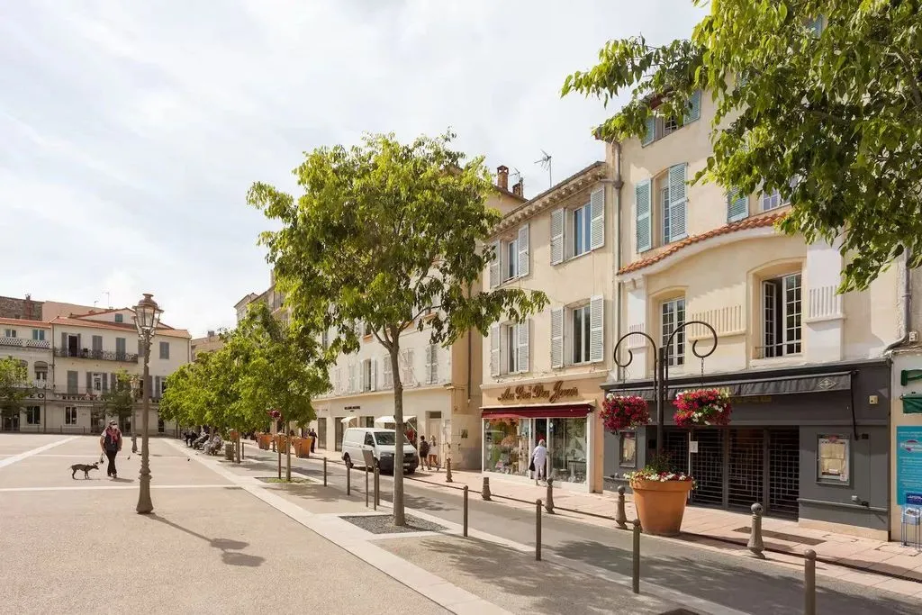Ensemble d'Appartements Rénovés à Antibes