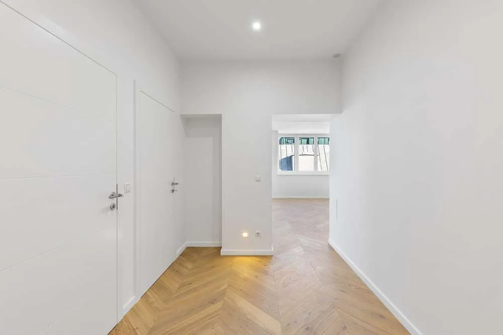 Esik - Charming Loft with Park View in Vienna