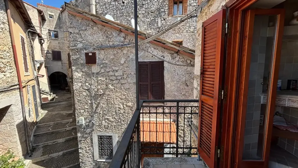 Rõdu - Terraced House with Balcony in Fiuggi