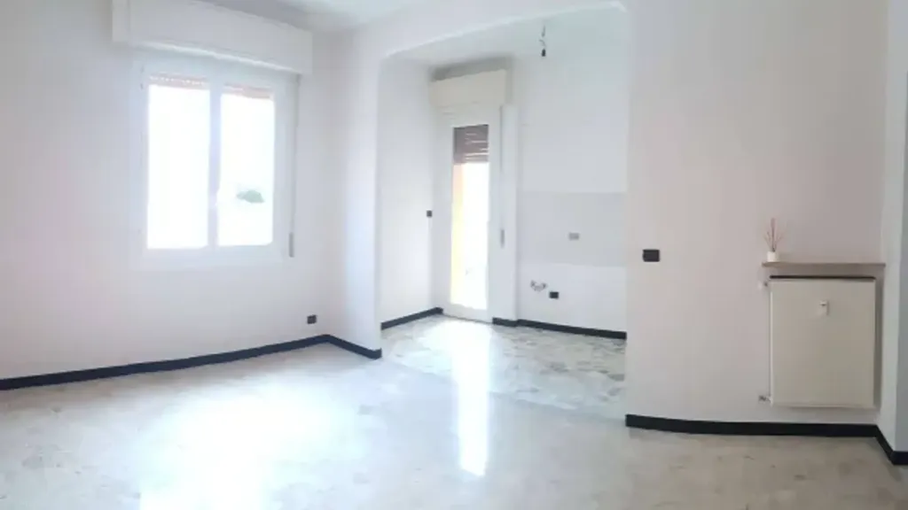 Toad - 2-Bedroom Apartment with Balcony in Genoa