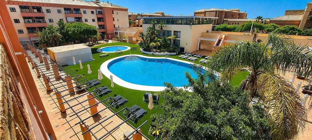 Vista aerea - 1-Bed Apartment with Pool on Avenida Del Decano