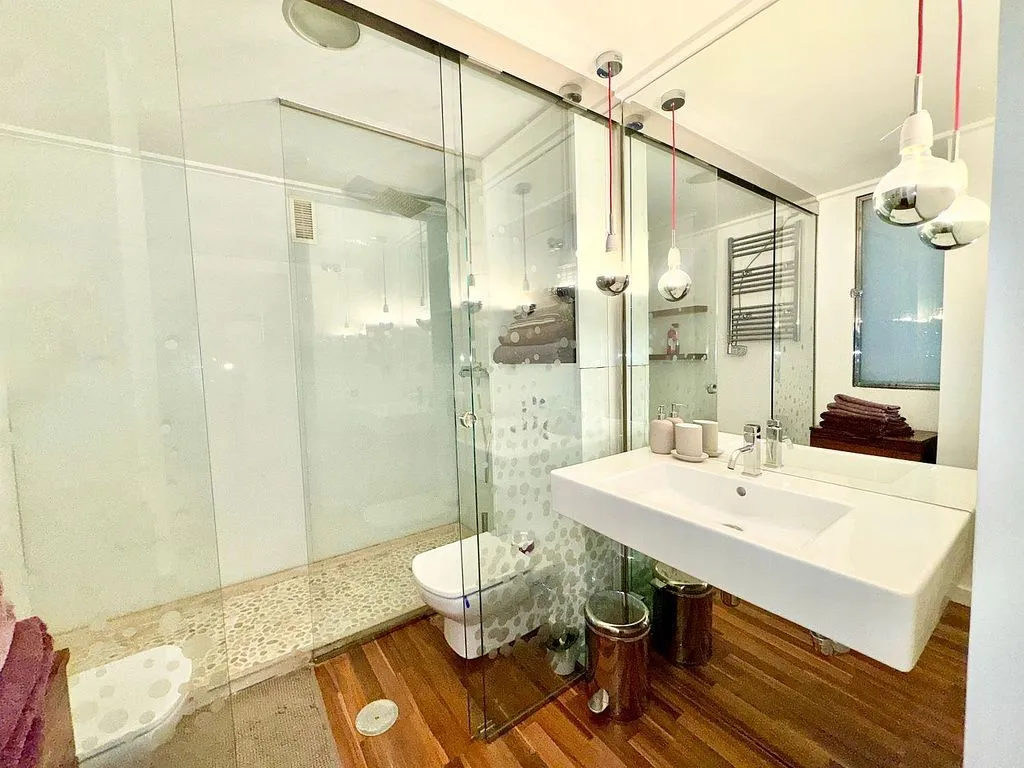 Bathrooms - Ample Furnished Flat in Murcia Centre