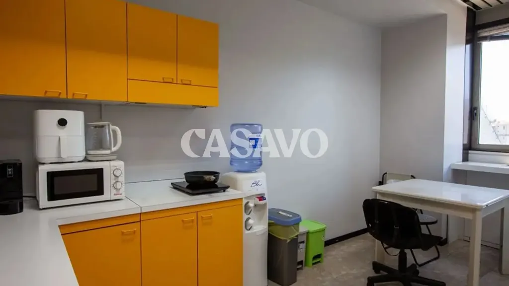 Köök - Dual-Use Apartment with Panoramic Terrace in Milan