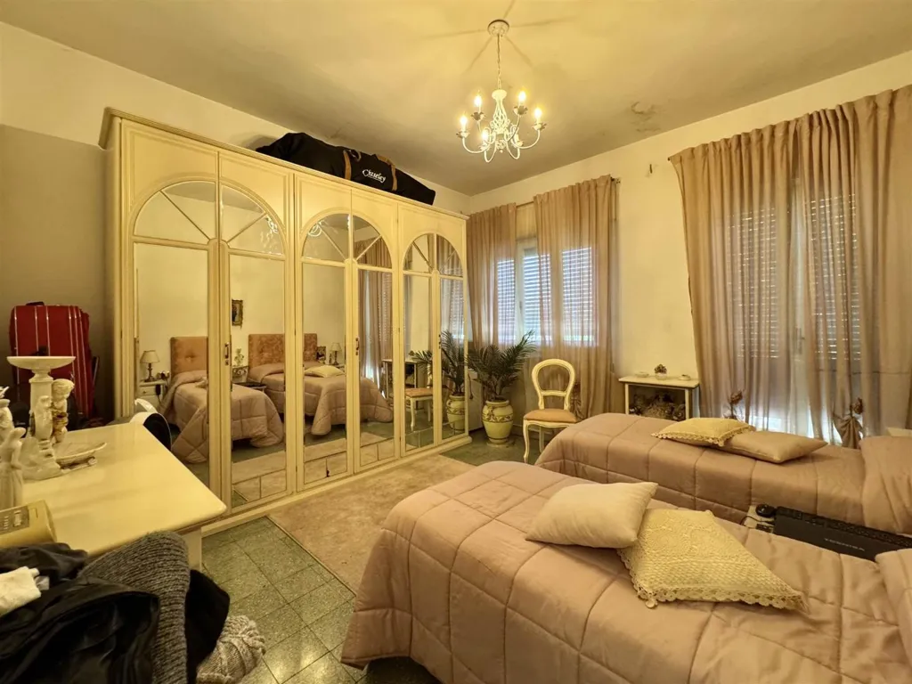 Bedrooms - Terraced Villa with Lake View in Viareggio