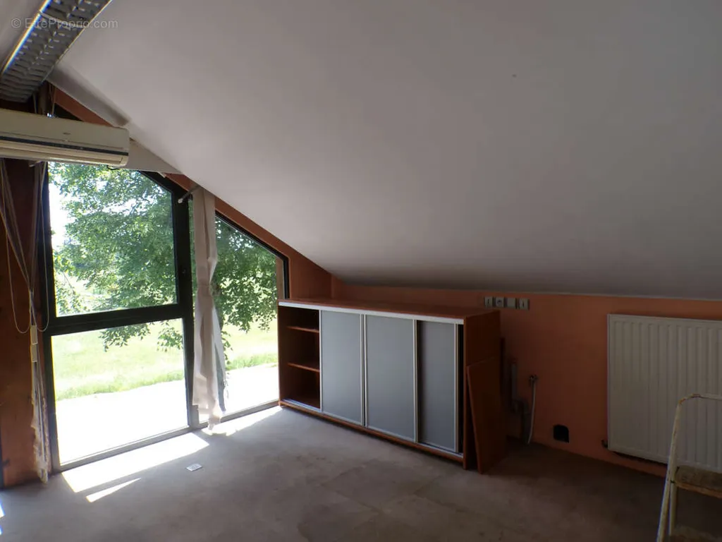 Pièces - Maison Ossature Bois avec Espace Professionnel sur Axe Passant
