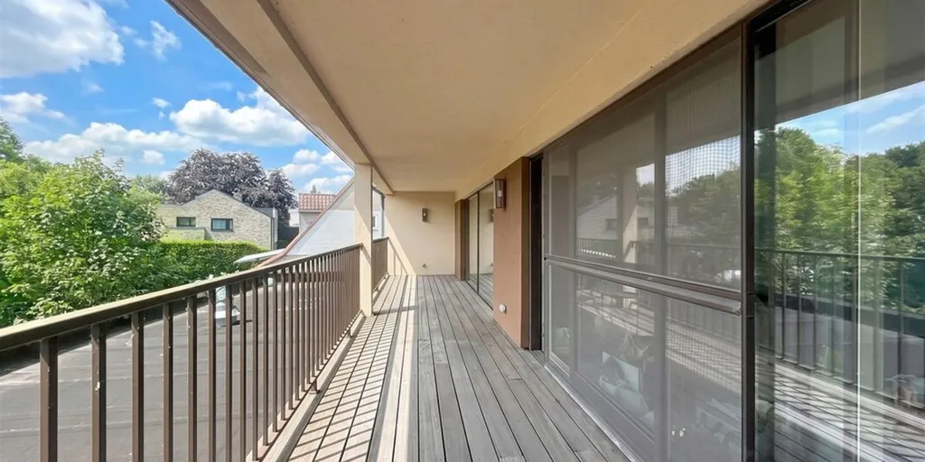 Rõdu - Spacious 3-Bedroom Apartment with Terrace in Sint-Niklaas