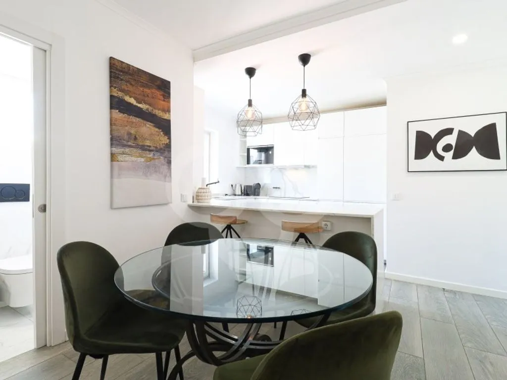 Salle à manger - 2-Bedroom Flat with Balcony in Largo do Rato, Lisbon