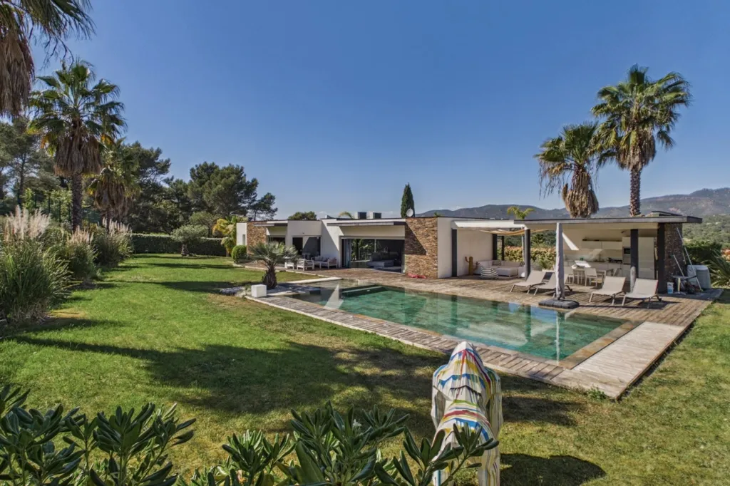 Piscine - Villa Contemporaine avec Vue Mer à Saint-Raphaël