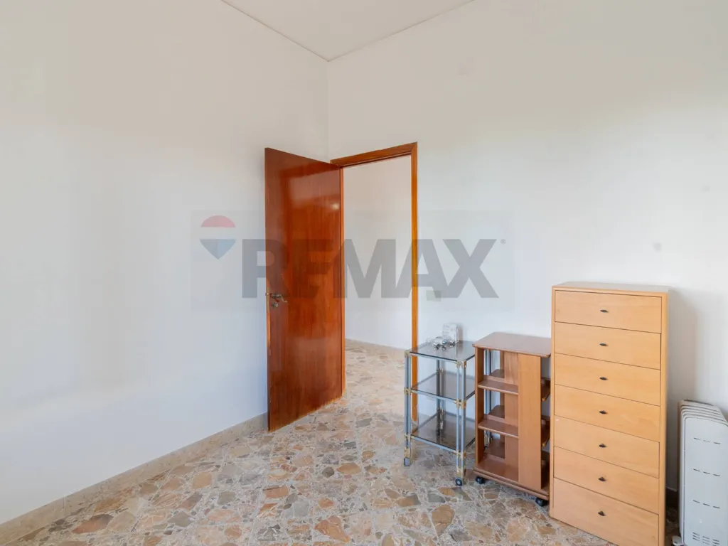 Bureau - Villa Portion with 360° Views in Villagrazia