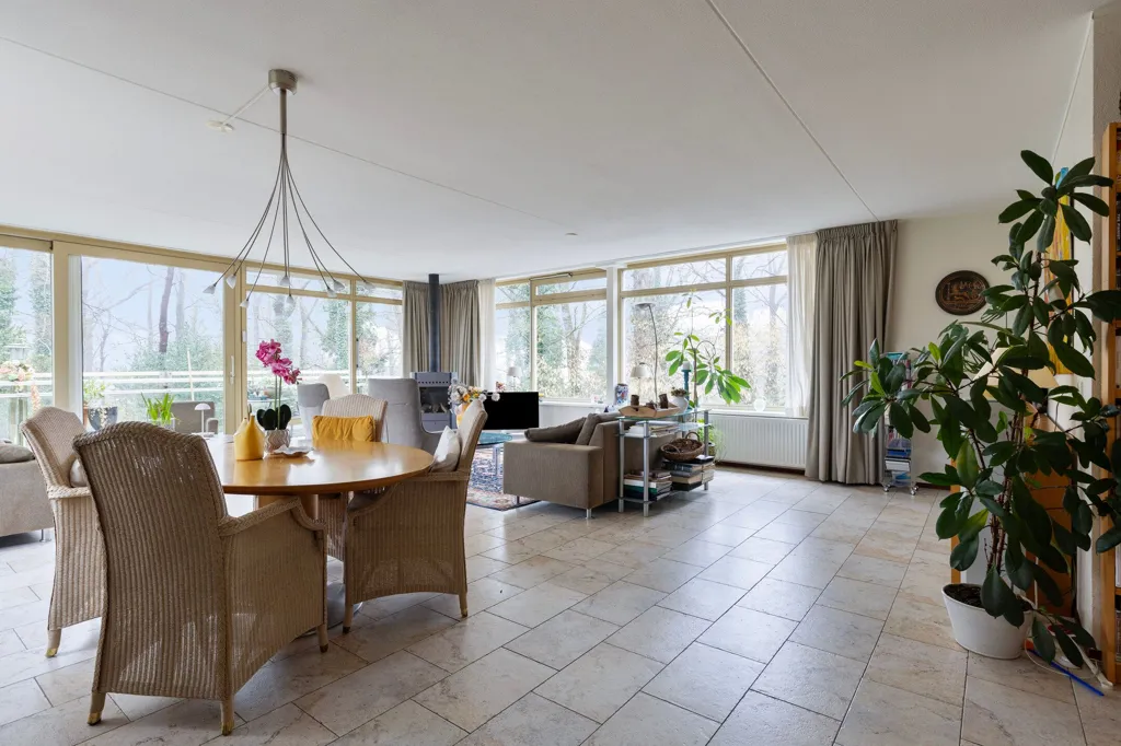 Söögituba - Penthouse with Three Balconies in Rolde Centre