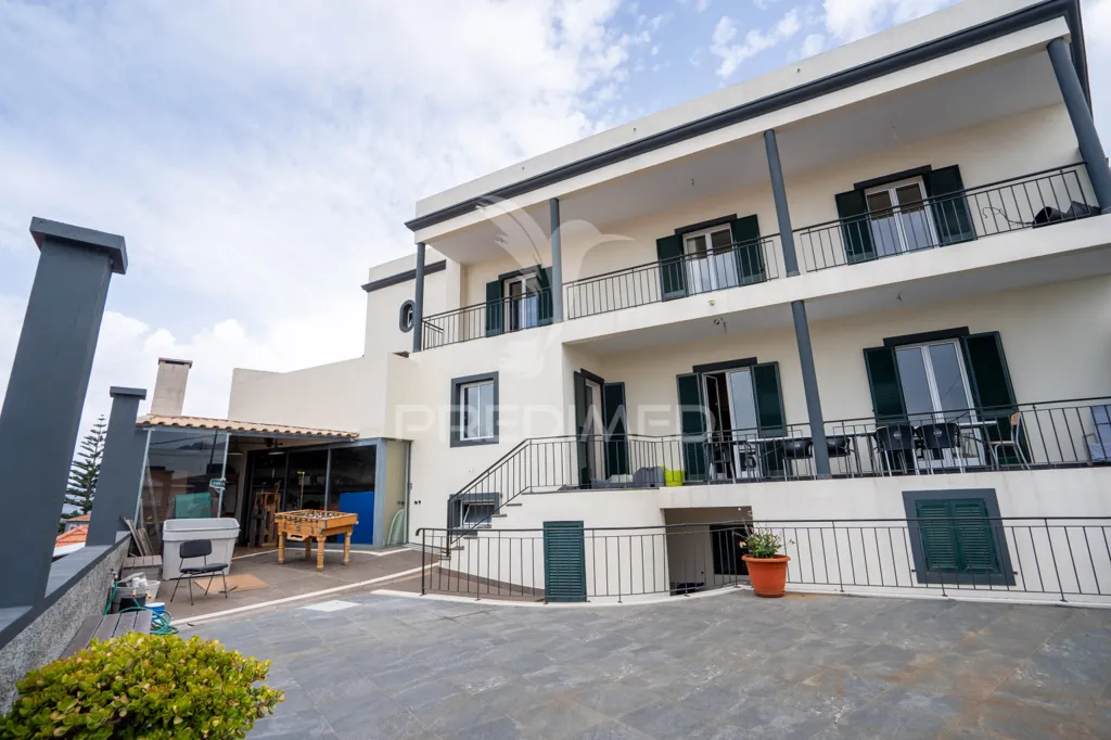 Välivaade - Potential Hostel with Funchal Views in Santo António