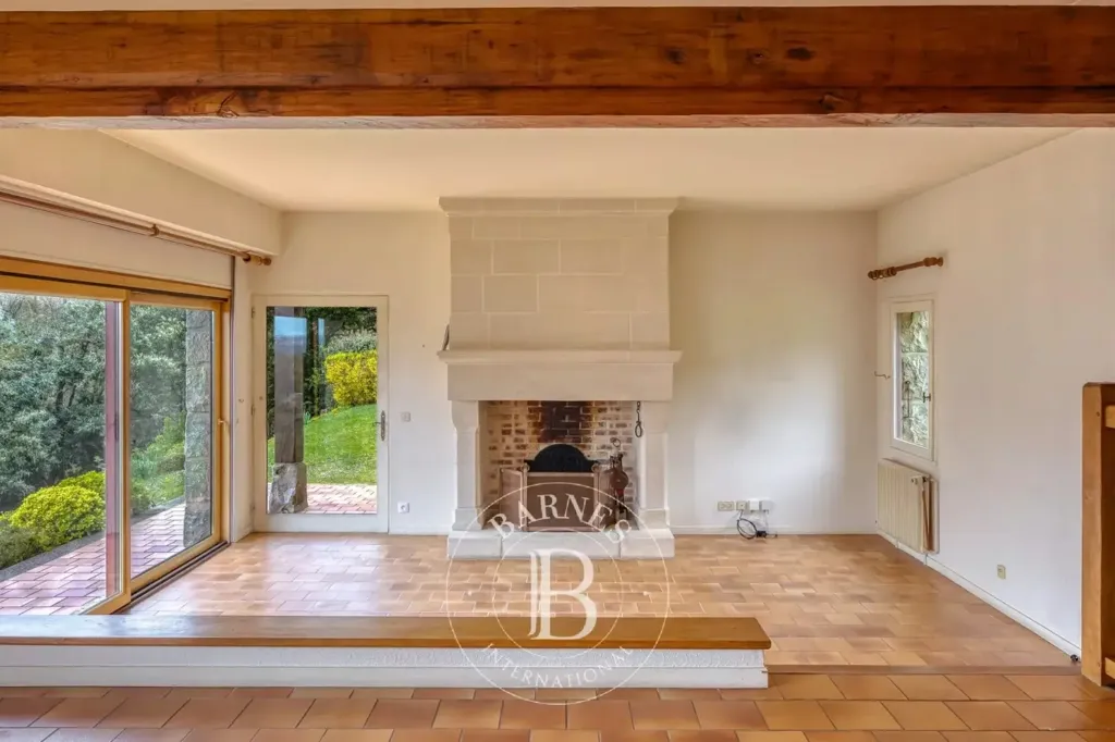 Living Room - Charming House with Private Garden in Bénerville