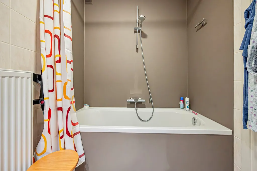 Salles de bain - Appartement Moderne avec Terrasse à Hamme