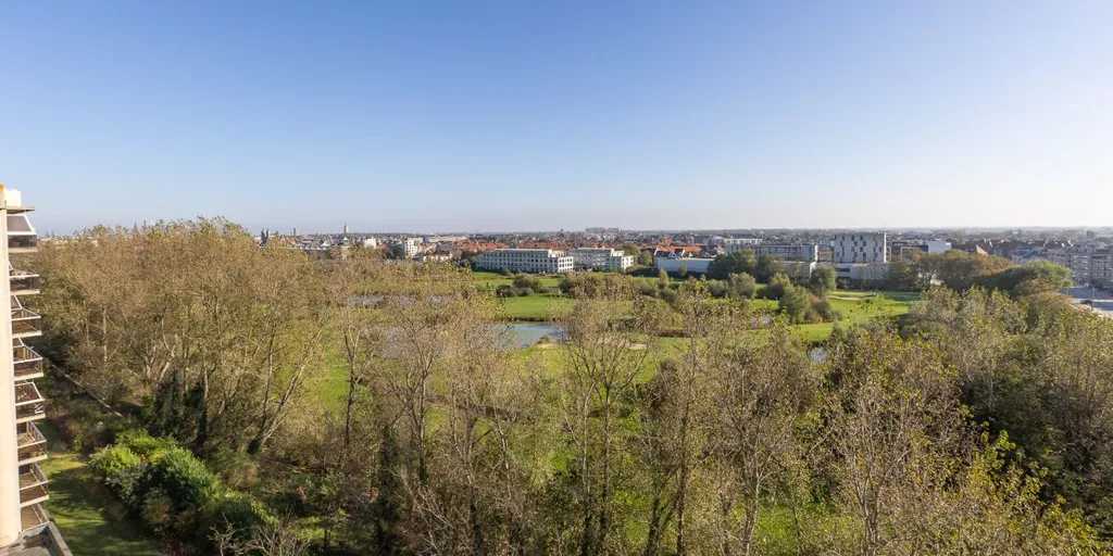 Jardin - Penthouse Rénové avec Terrasse à Ostende