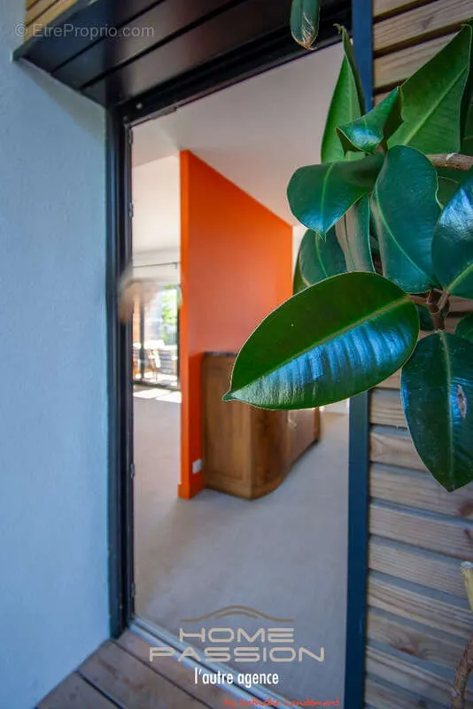 Maison 8 pièces à Cozes