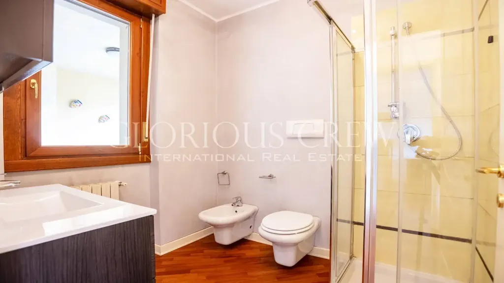 Salles de bain - Modern Apartment with Private Garden in Mazzano