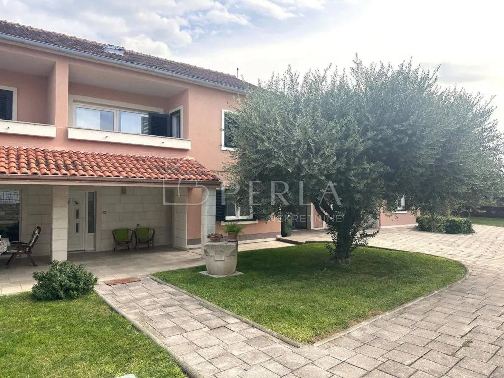 Esterno - Charming Townhouse with Garden in Nin