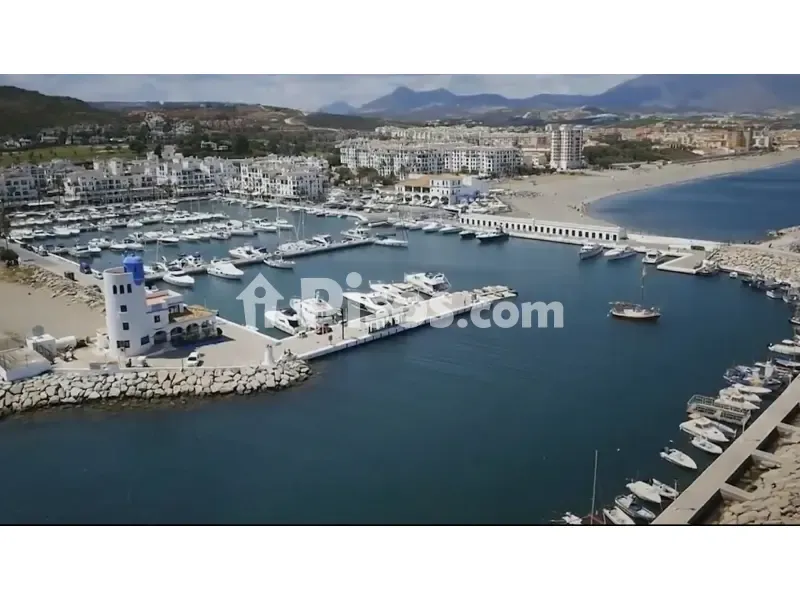 Penthouse with Solarium in Estepona Golf