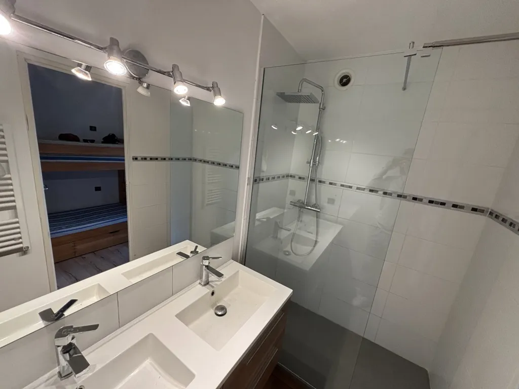 Vannitoad - Flat with Balcony in Villard