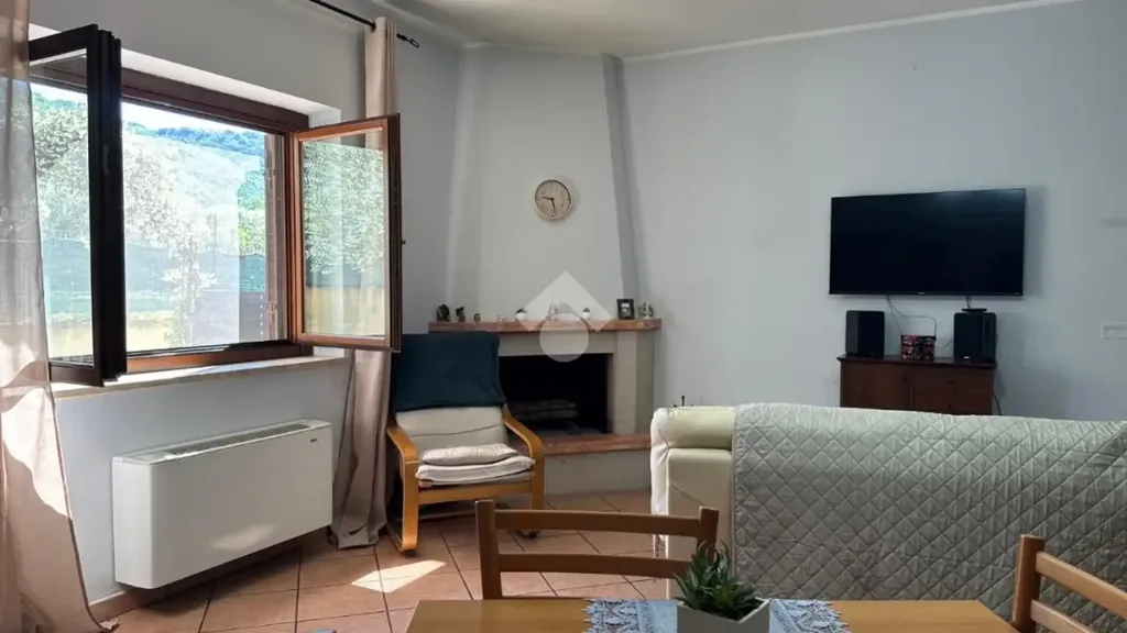 Soggiorno - Triplex with Garden in Pozzilli