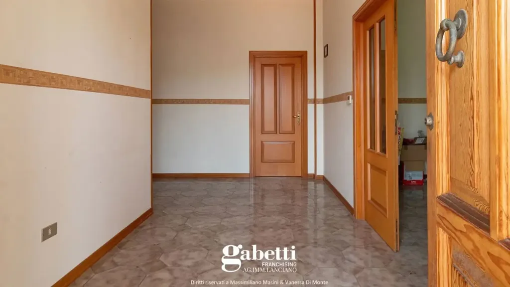 hallway_entrance