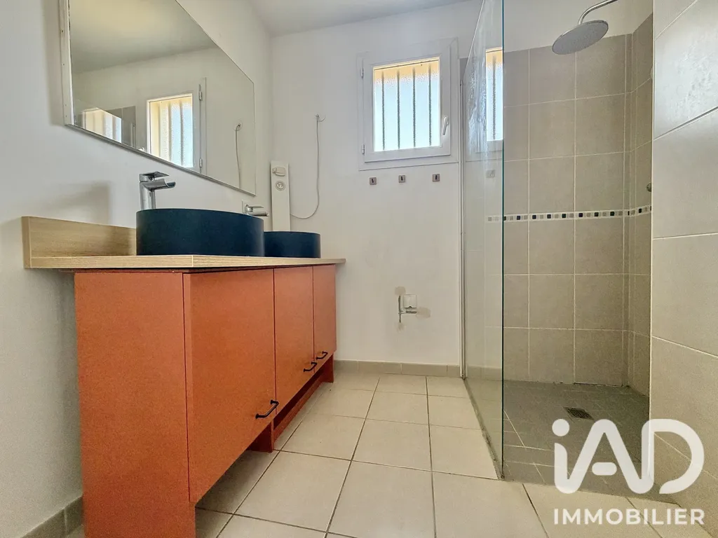 Salles de bain - Maison Moderne avec Terrasse à Limoges