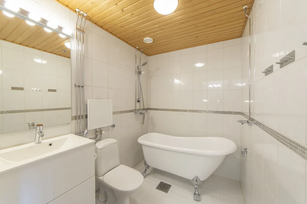 Vannitoad - Tower Apartment with Sea View in Kivenlahti