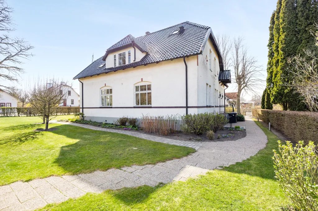 Jardin - Historic Villa with Garden in Old Åkarp