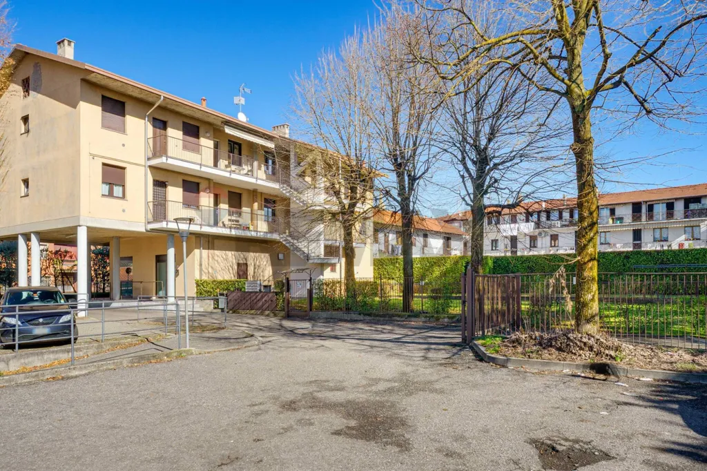 Välivaade - Modernised Three-Bedroom Apartment, Gorla Minore