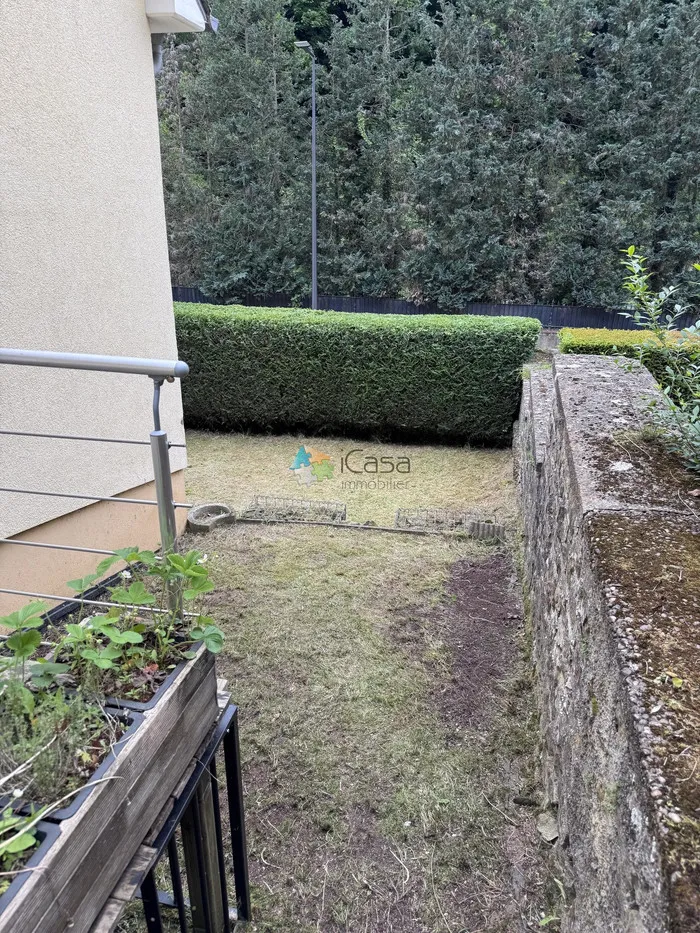 Jardin - Maison Jumelée avec Terrasse à Strassen