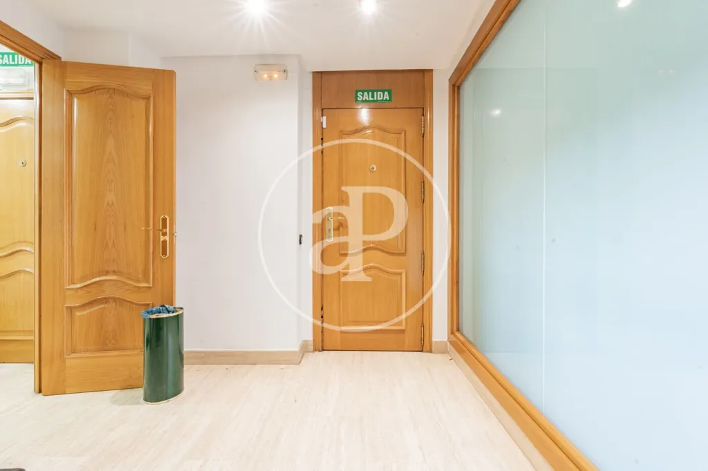 Hallway - 3-Bedroom Apartment near Retiro Park, Madrid