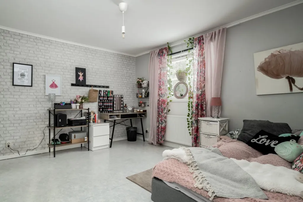 Camere da letto - Stable Rental Property with 16 Units and Garage