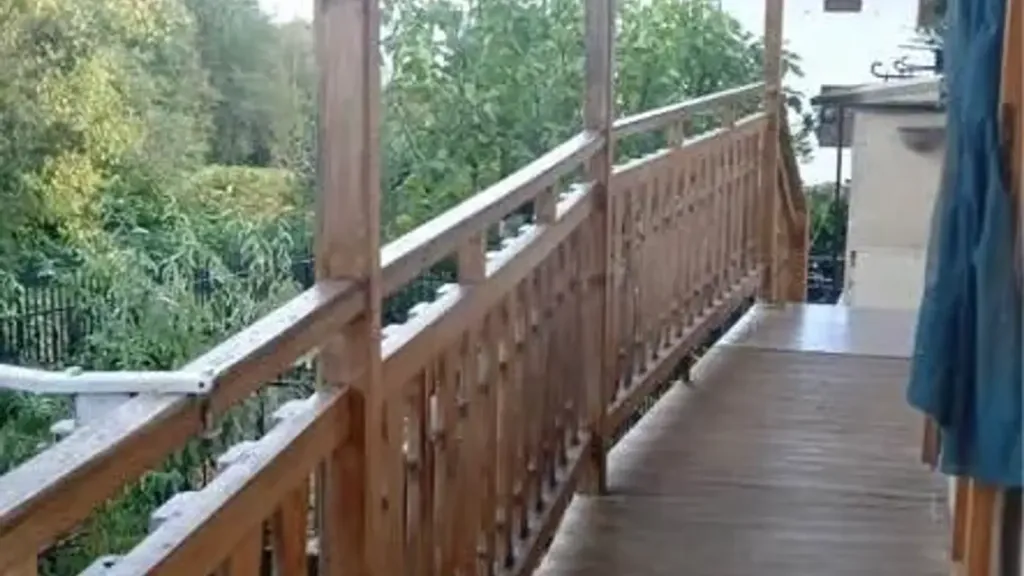 balcony