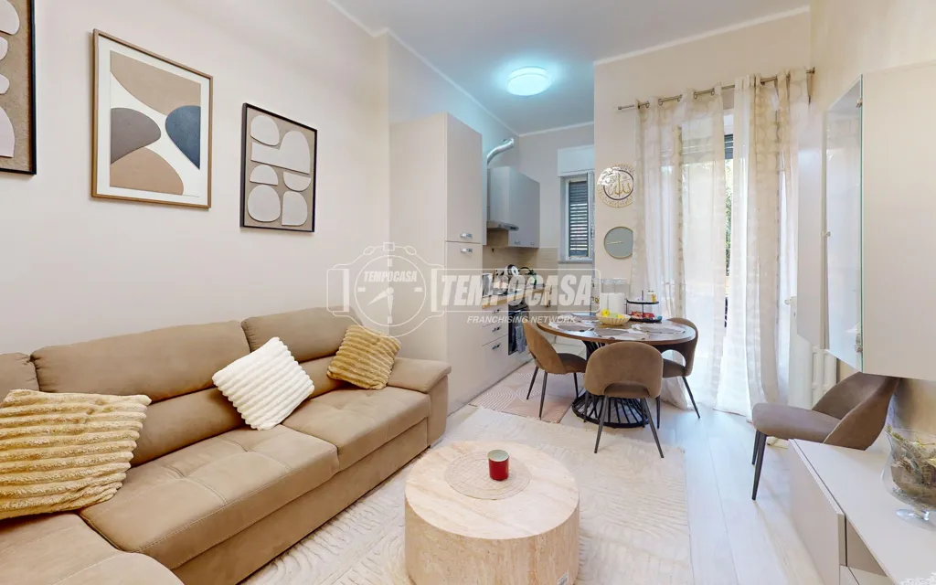 Séjour - Rear-Facing Flat with Balcony in Turin