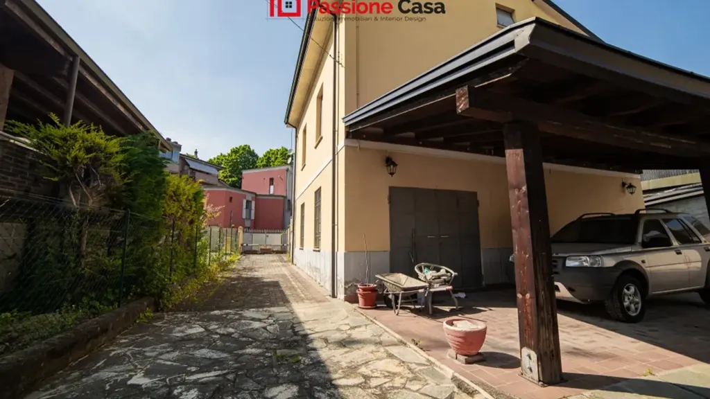 Jardin - Independent House with Two Units in Parma