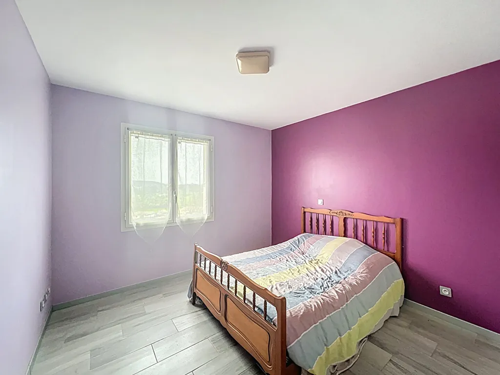 Chambres - Maison Contemporaine avec Piscine à Ledat