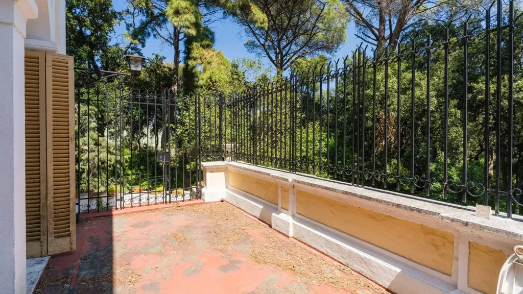 Rõdu - Historic Villa with Private Park in Bari