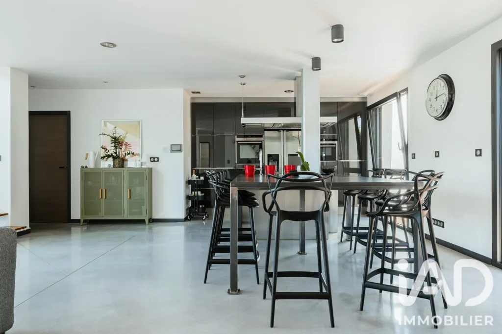 Salle à manger - Maison d'Architecte avec Piscine à Puilboreau