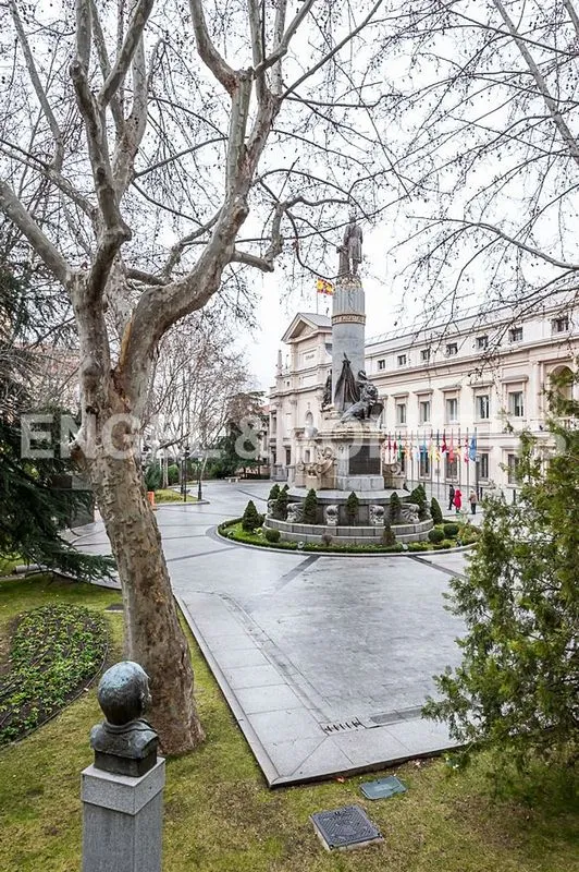 Penthouse with Terrace in Palacio, Madrid