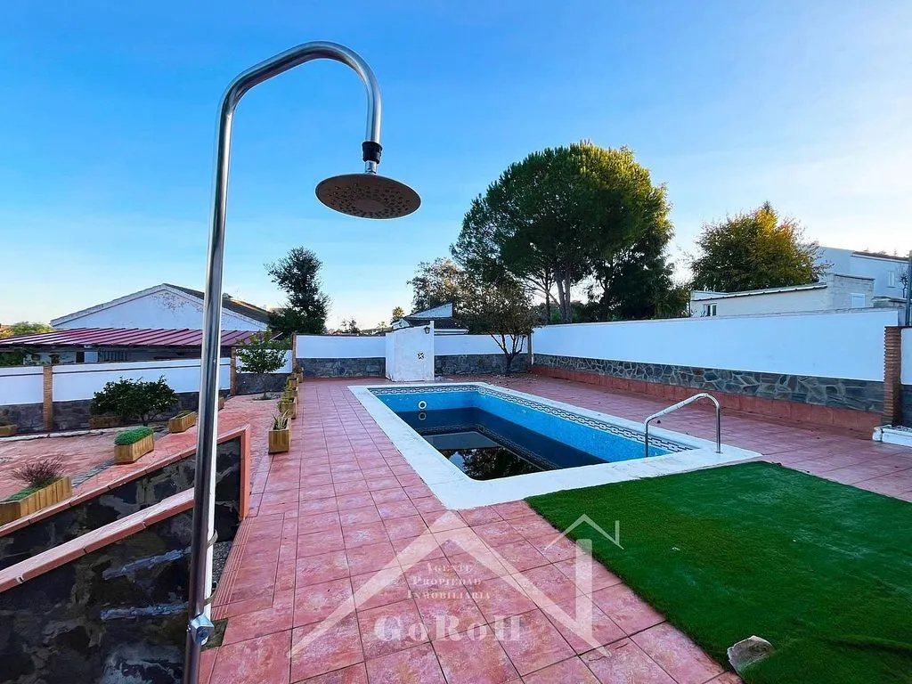 Piscine - Villa with Pool in La Colinas, Seville