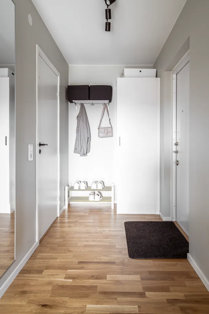 Hallway - Modern Flat with Balcony in Gothenburg