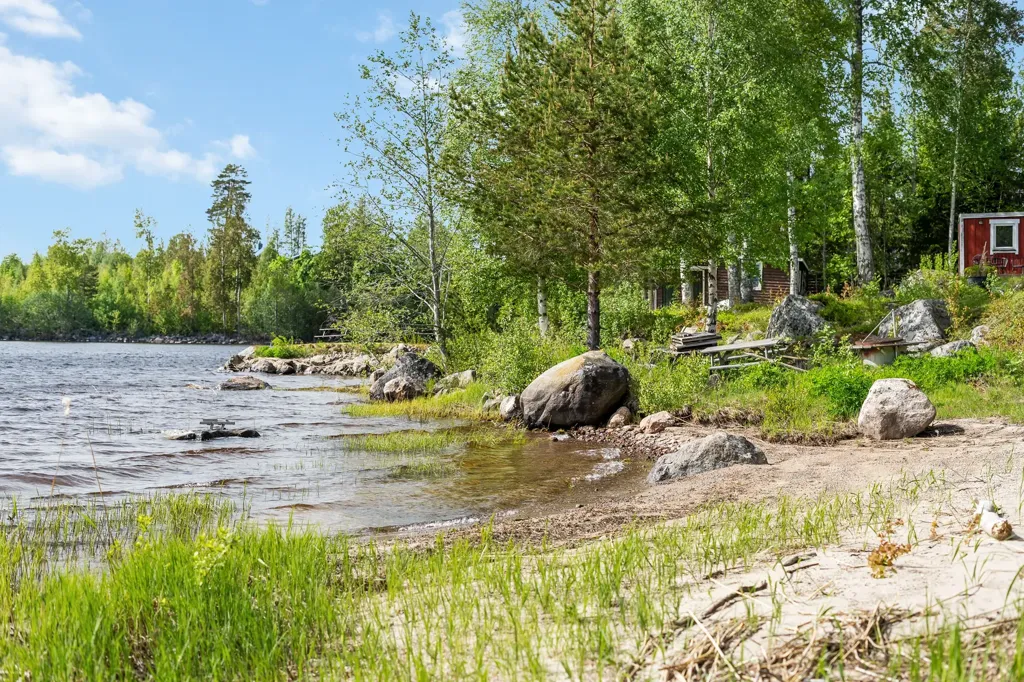 Jardin - Natural Plot with Lake View in Svala, Njurunda